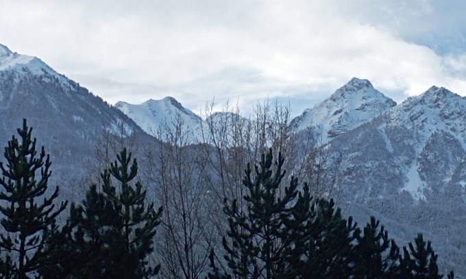 Briancon Apartment | Charmant T2 Calme et Ensoleillé, au Coeur de Briançon, Avec vue sur Montagnes