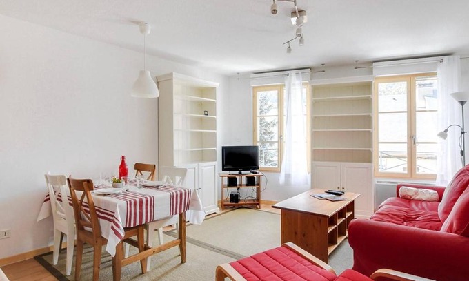 Luz-Saint-Sauveur Apartment | Charmant T2 en Centre-Ville pour 6 pers., Parking, Proche Commodités et Stations de Ski - FR-1-402-75