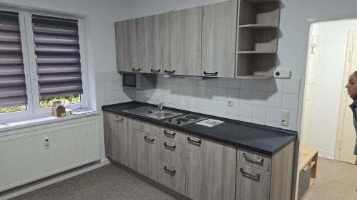 Plauen Apartment | Charmante EG-Ferienwohnung für max 6 Personen, nähe Vogtland-Klinikum, Innenstadt, Bahnhof & Sehenswürdigkeiten