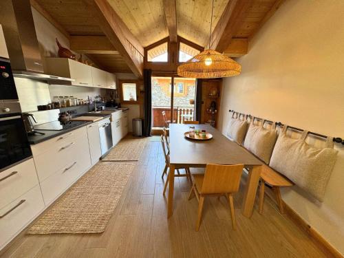 Saint-Marcel Ski Chalet | Charmante maison de village rénovée 4 pièces, 3 niveaux, 80m², 6 pers, à St Marcel, proche pistes ski. - FR-1-452-381