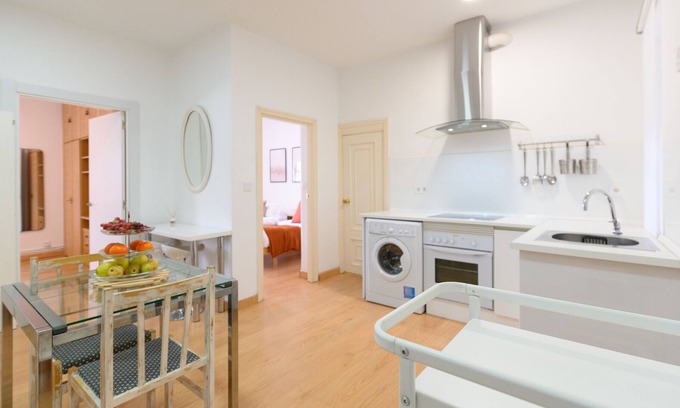 Four Towers Business Area Apartment | Charmartin 4 Towers: 2 bedrooms ideal for families and business travellers