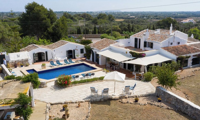 Torret Villa | Charme Authentique à Minorque: Maison de Campagne Près des Plages 5 Chb, Piscine