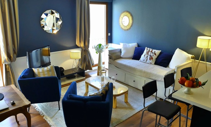 Aix-en-Provence Historic Centre Apartment | Charmful Pet friendly One Bedroom/4ppl in Aix-en-provence !