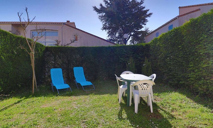 Saint-Georges-de-Didonne Apartment | Charming 2-Bedroom Apartment with Garden, Near Beach and Markets in Saint-Georges-de-Didonne