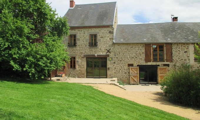 Marcillat-en-Combraille Cottage | Charming Independent Stone House with Large Garden, Terrace, WiFi, Babyfoot, Near Thermal Spas