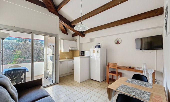 Lamalou-les-Bains Apartment | Charming 1-Bed Apt with Terrace near Spa & Nature Park, 400m from Town Center, Pets Welcome