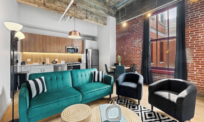 Downtown St. Louis Apartment | Charming 1-Bedroom, 1-Bathroom Loft in St. Louis with a Terrace, Rooftop, Gym