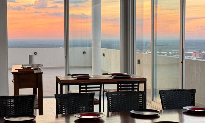 Asuncion Apartment | Charming 1-bedroom apartment with AC, Gym/Infinity Pool in Asunción, Paraguay