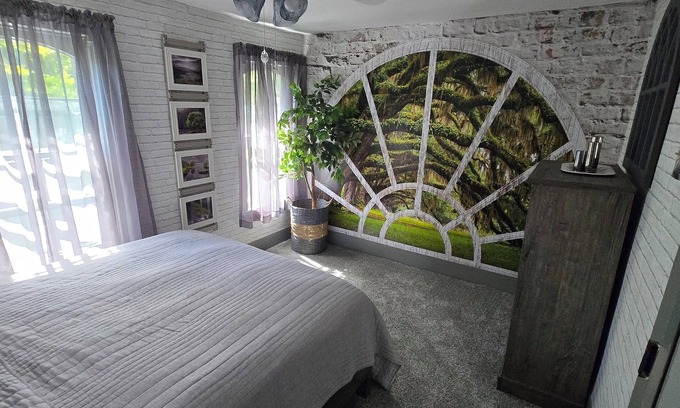Benton Apartment | Charming 1-bedroom apartment minutes from Ricketts Glenn State Park.