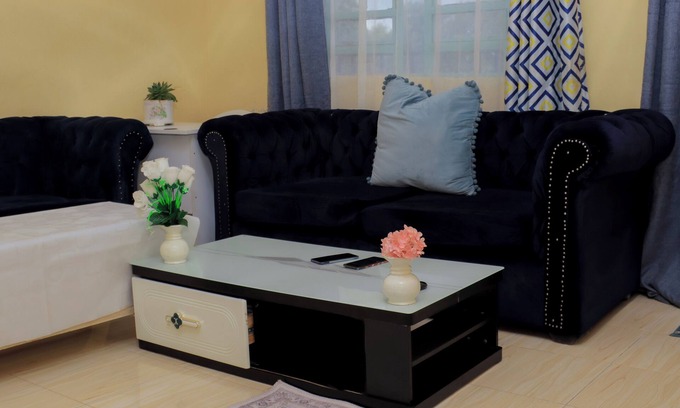 Meru Apartment | Charming 1-bedroom apartment in lovely Meru with WiFi