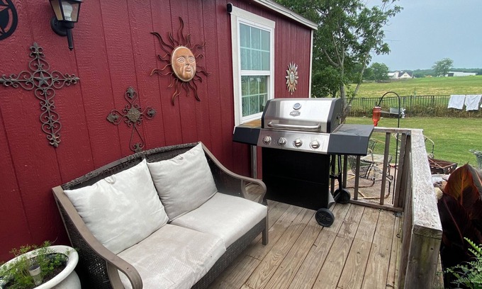 Westminster Cottage | Charming 1-bedroom cottage - Rustic Ridge