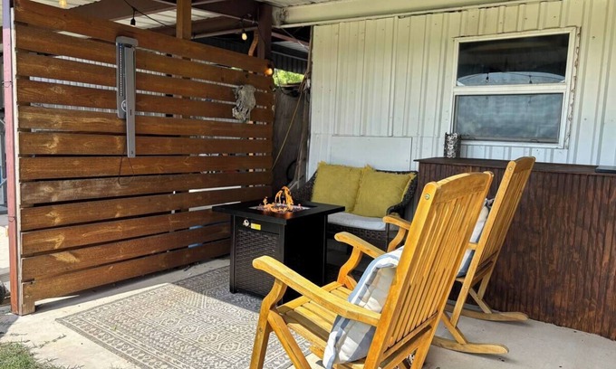 Decatur Cottage | Charming 1-bedroom cottage with AC, WiFi in tranquil Decatur