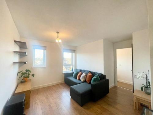 Longcroft Apartment | Charming 1 bedroom flat in Edinburgh with free parking