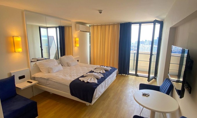 New Boulevard Hotel | Charming 1-bedroom hotel in wonderful Batumi with WiFi, AC