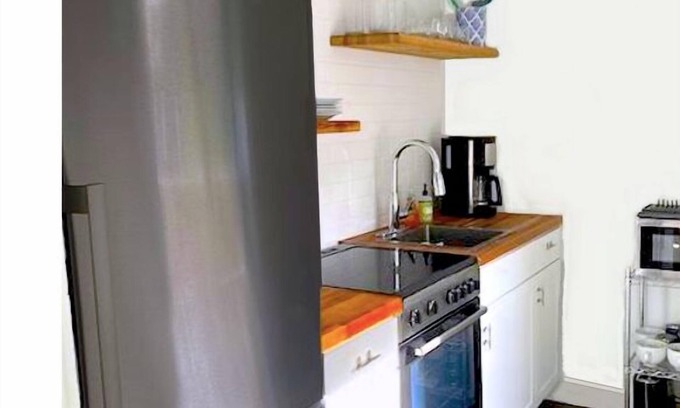 Rehoboth Beach Cottage | Charming 1-bedroom cottage with loft in Rehoboth Beach