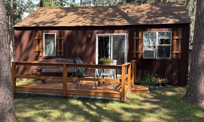 Park Rapids Cabin | Charming 1-bedroom cabin in wonderful Park Rapids with AC & WIFI. includes Dock.