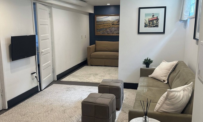 Central Boulder House | Charming 1BD 1,000sf Private Suite, 2 blocks from Pearl Street
