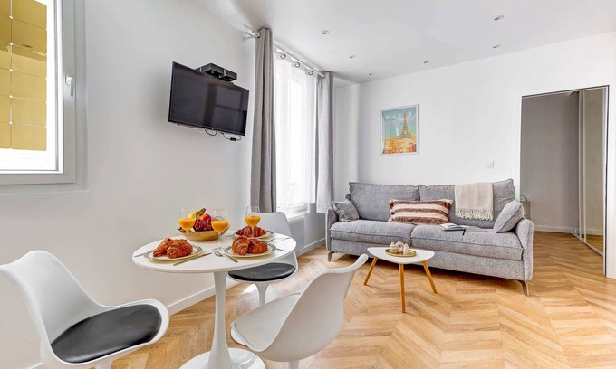 7th Arrondissement Apartment | Charming 1BR Near Eiffel Tower - Sleeps 4