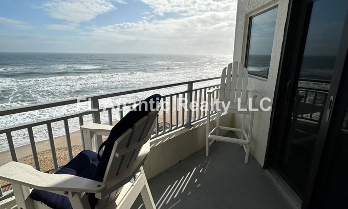 New Smyrna Beach Condo | Charming 2-bedroom condo non-driving beach in welcoming New Smyrna Beach