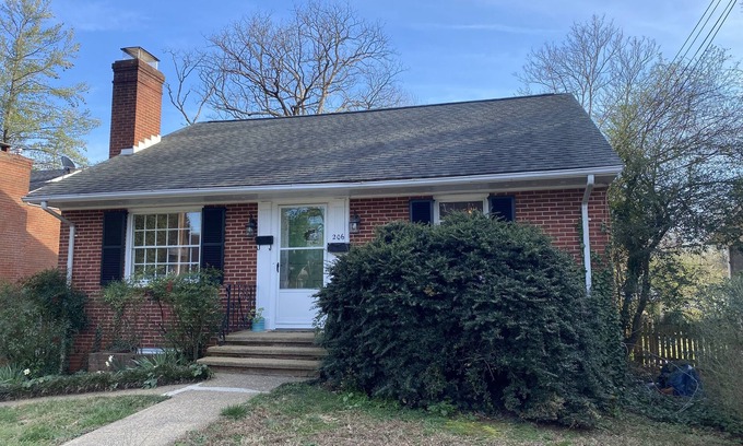 Fry's Spring House | Charming 2 bedroom Brick Cottage in Charlottesville, minutes from Scott Stadium
