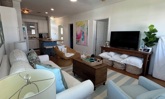 Pass Christian Condo | Charming 2-bedroom gulf view condo in serene Pass Christian/Long term Rental