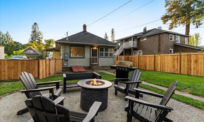 Garden District House | Charming 2-bedroom house with AC, WiFi in enchanting downtown Coeur d'Alene