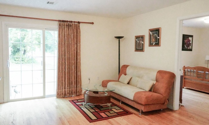 Scotch Plains House | Charming 2-bedroom Apartment with AC and WiFi in fabulous Scotch Plains