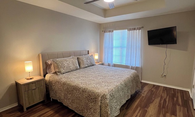 Tyler House | Charming 2-bedroom 2 bath duplex in the heart of Tyler!