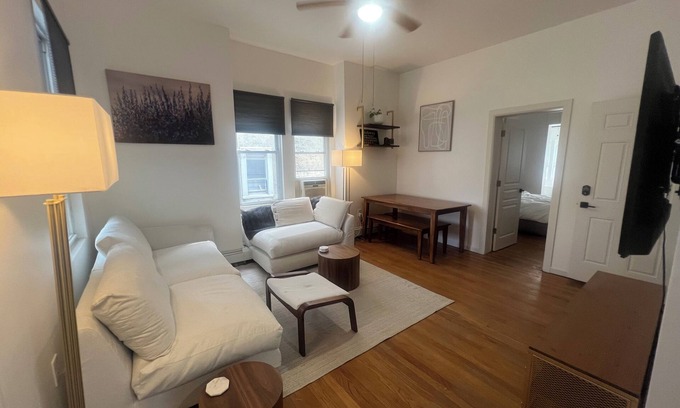 North Side Apartment | Charming 2-bedroom apartment in peaceful Mt Vernon with AC, WiFi