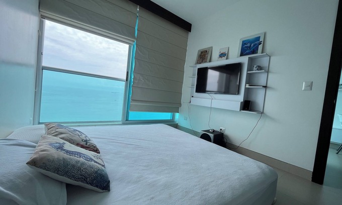 Salinas Apartment | Charming 2-bedroom apartment with AC, fitness room in beautiful Salinas