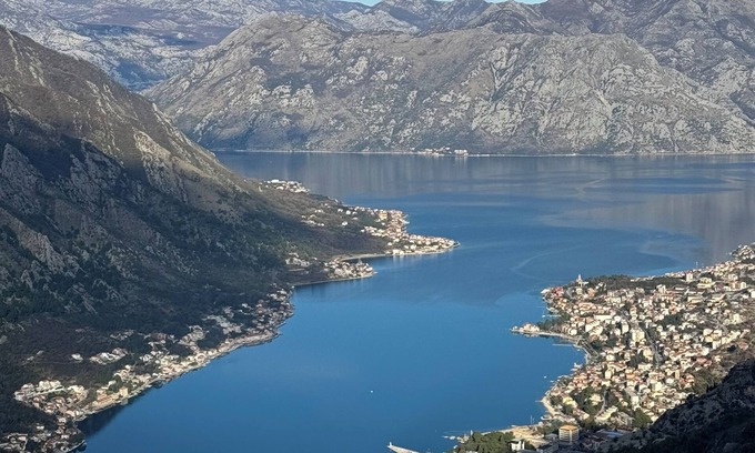 Kotor Apartment | Charming 2-bedroom apartment with WiFi, parking and AC in delightful Dobrota