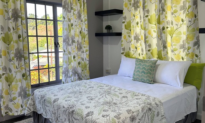 Port of Spain Apartment | Charming 2-bedroom apartment with WiFi, AC and incredible views in Maraval