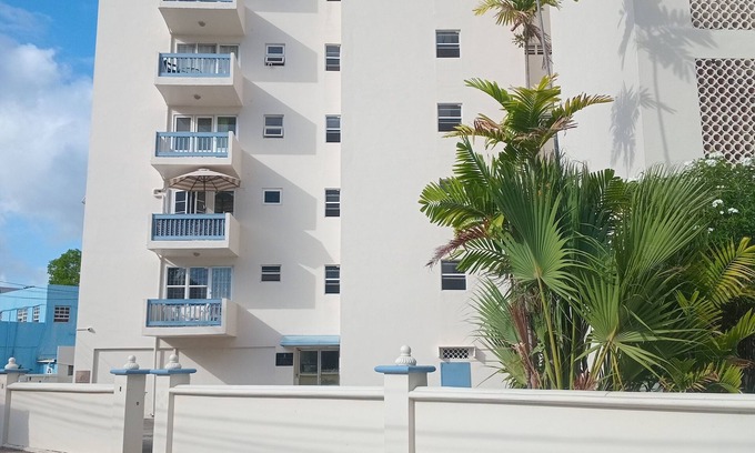 Hastings Condo | Charming 2-bedroom condo with WiFi and AC in brilliant Bridgetown