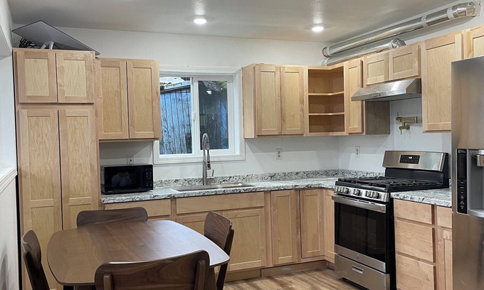 Hoonah Condo | Charming 2-bedroom condo near Hoonah harbor. full kitchen, sleeps 5 with WiFi.