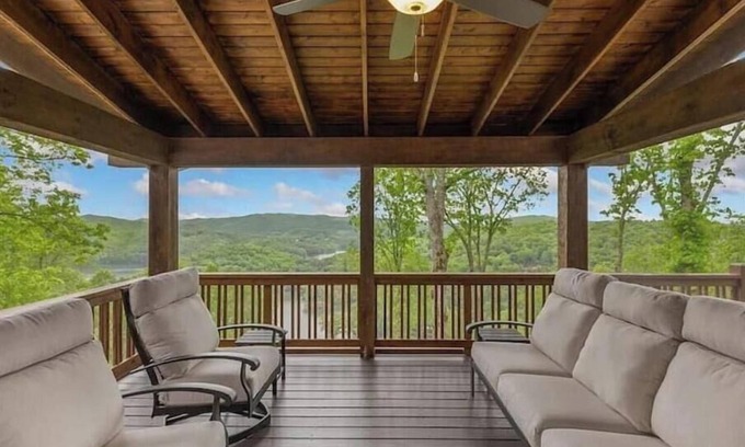 Cullowhee House | Charming 2-bedroom house in peaceful Cullowhee with AC