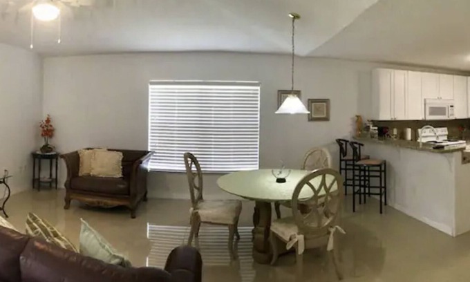Sun 'N Lake House | Charming 2-bedroom house with WiFi and AC in peaceful Sebring