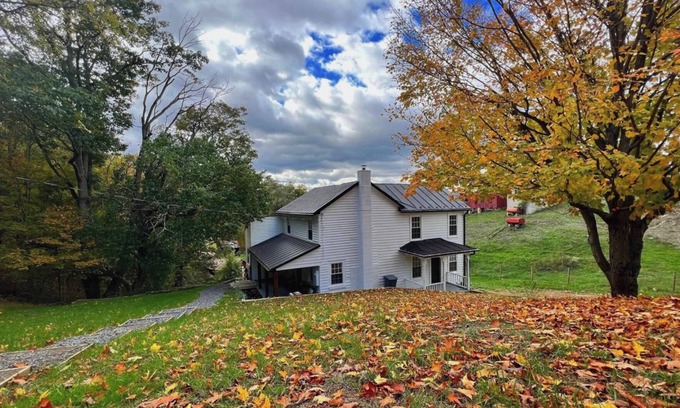 Burlington Other | Charming 2-bedroom renovated farmhouse in West Virginia