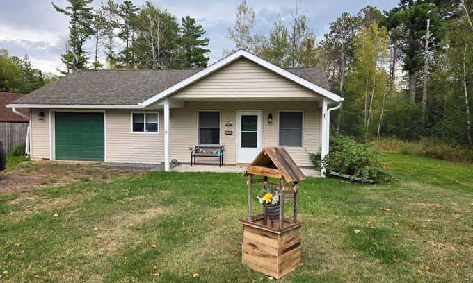 Marengo House | Charming 2-bedroom Rustic House with WiFi, AC and a View in Welcoming Ashland