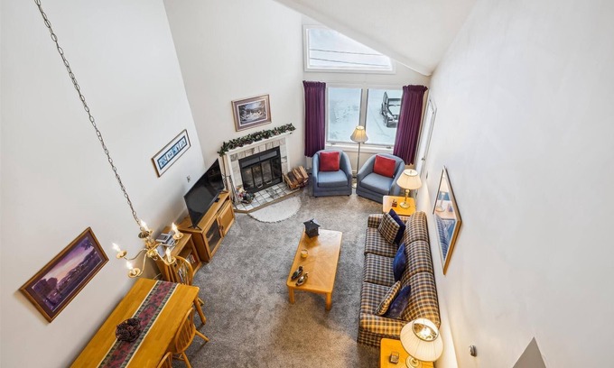 Killington Condo | Charming 2-Bedroom Slopeside Condo at Pico Mountain E304