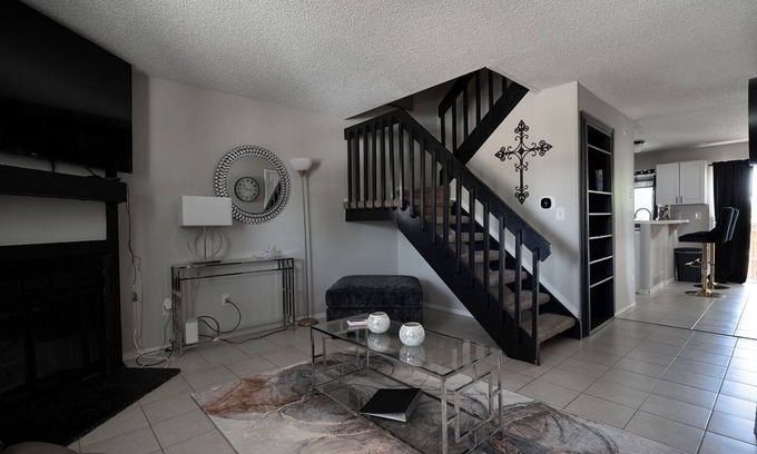 Prides Crossing House | Charming 2-bedroom townhome with AC, WiFi in enchanting Aurora