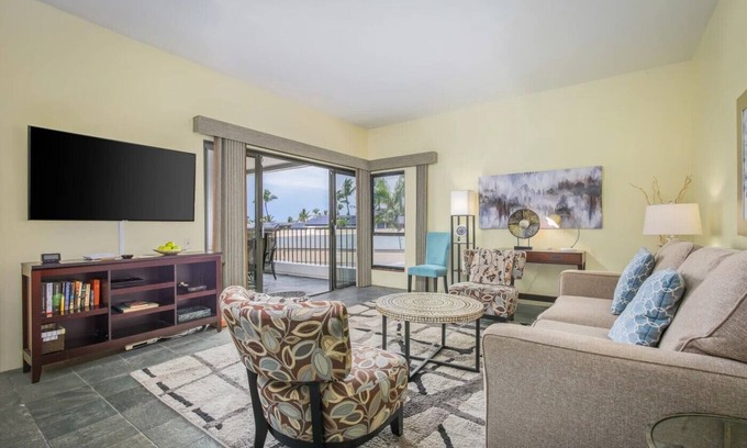 Kailua-Kona Hotel | Charming 2 bedroom 2 bath Hotel with AC in Kailua-Kona