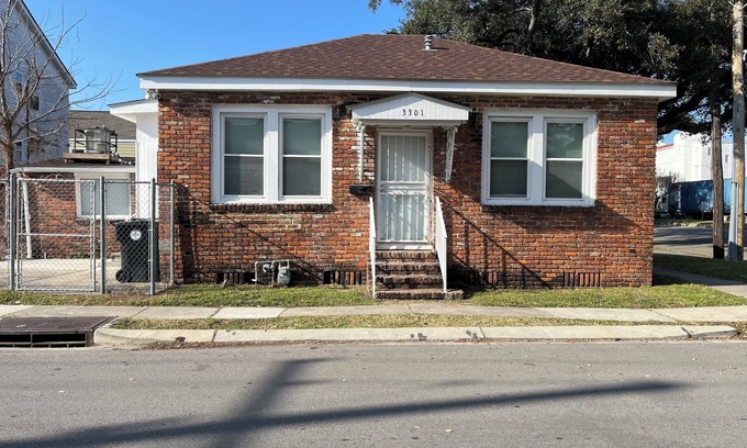 Broadmoor House | Charming 2-bedroom house with AC and WiFi in fabulous New Orleans