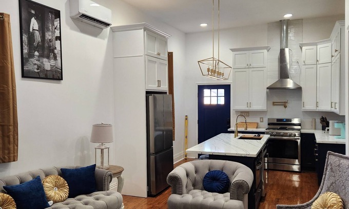 Seventh Ward Cottage | Charming 2-BR, 2-bath cottage w/AC, Heat, WiFi and 5 min from French Quarter.