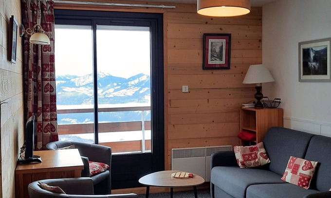 Prapoutel Apartment | Charming 2BR with balcony, ski-in/out, parking, elevator