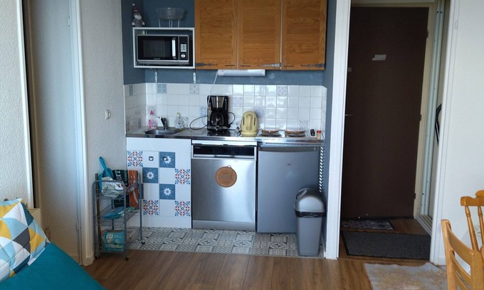 Prapoutel Apartment | Charming 2-Room Apartment for 5, Ski-In/Ski-Out, Balcony with Valley View