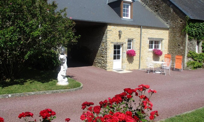 Baupte Cottage | Charming 2-person cottage with garden, private parking near the greenway