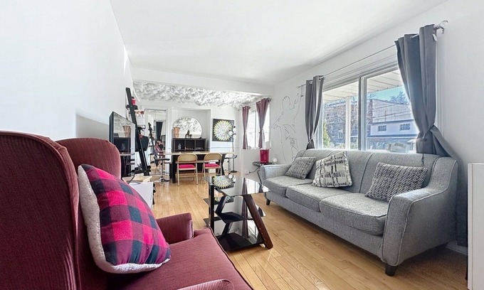 Pont-Viau Apartment | Charming 2-room apartment – ​Close to the Metro