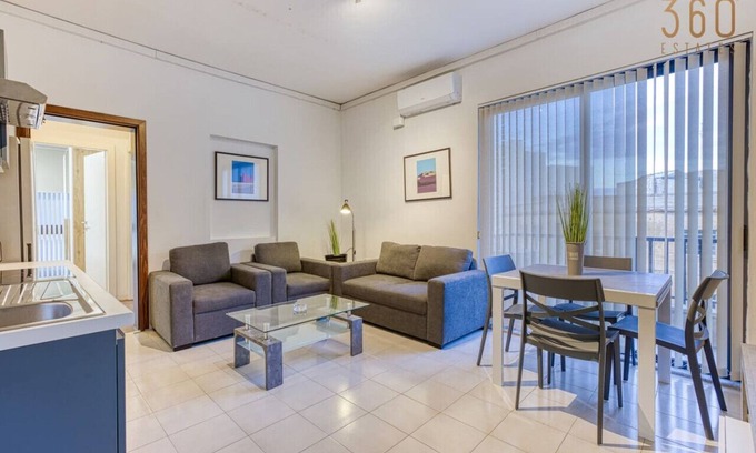 Sliema Apartment | Charming 2BR Apt with Balcony & city views, Sliema