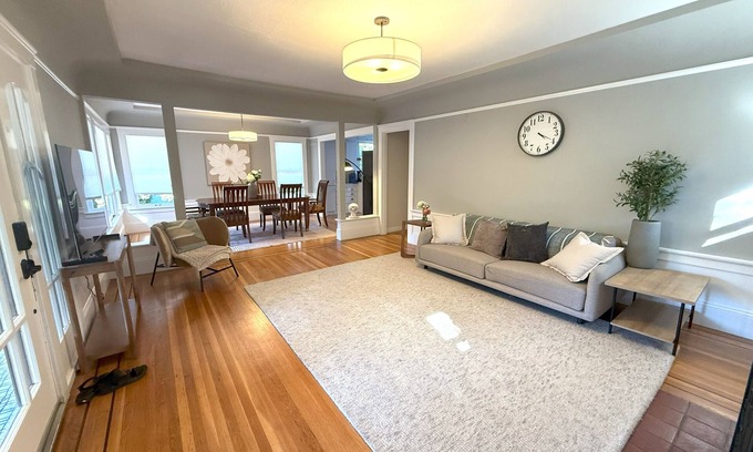 Fair Oaks House | Charming 2BR house/Near Stanford/Meta