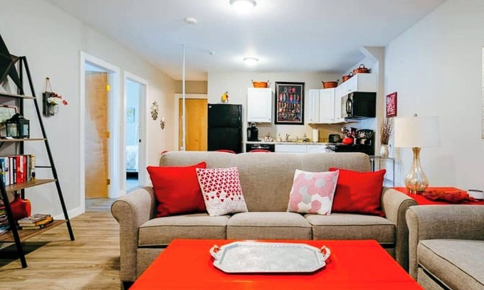 Delhi Apartment | Charming 2BR In-Town Stay Near SUNY Delhi | Cool, Comfy & Walkable Fun